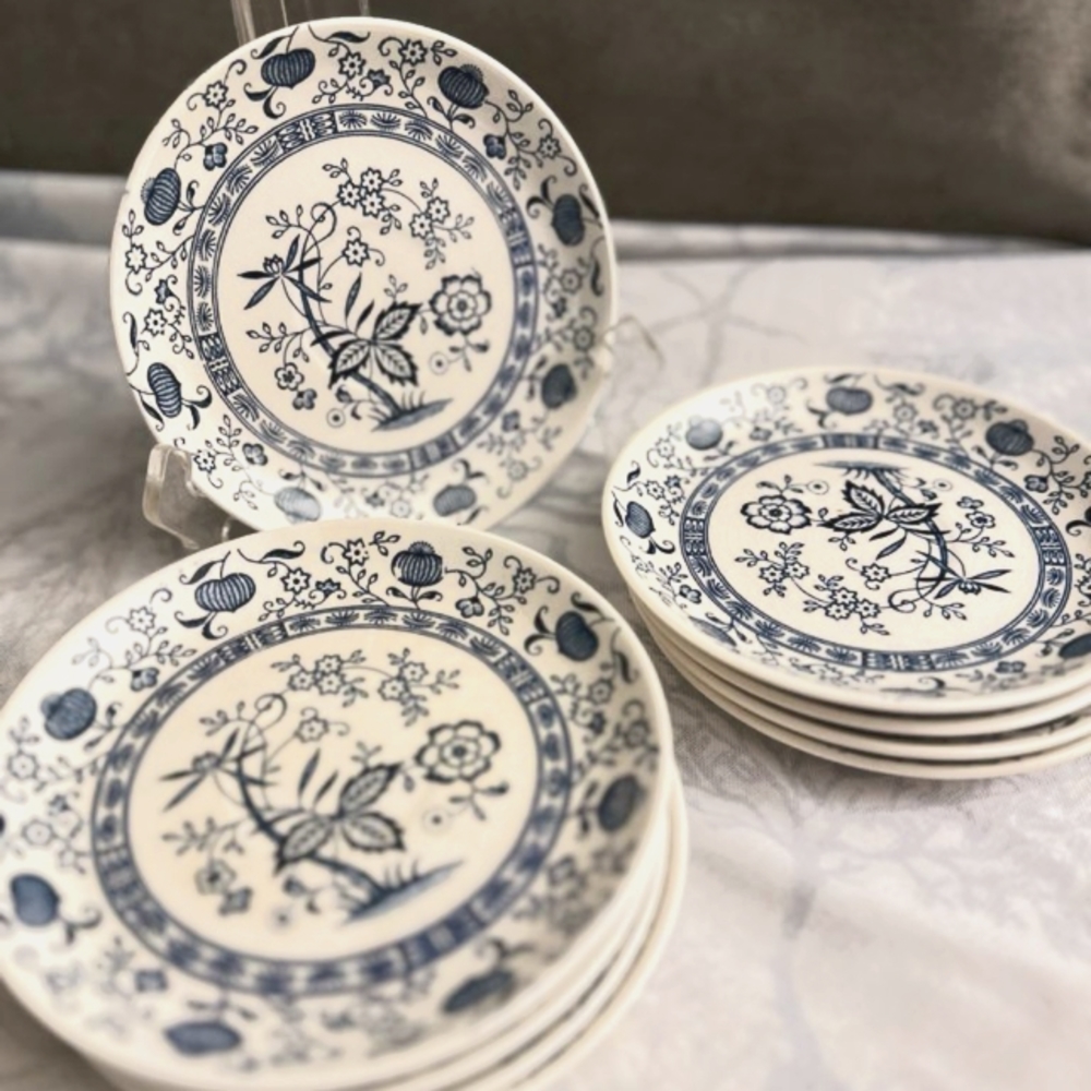 10 Vintage Arnart Blue Onion / Bone China  made Japan 6inch